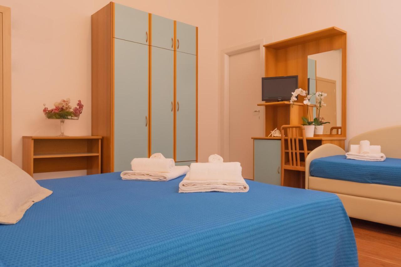 Hotel Merano Misano Adriatico Exteriör bild