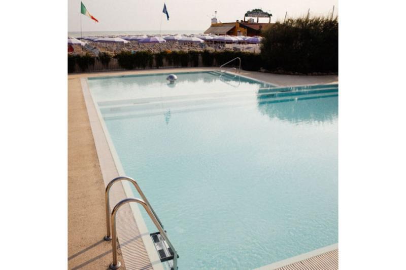 Hotel Merano Misano Adriatico Exteriör bild